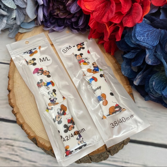 Mickey Mouse Silicone Watchband for Apple - Picture 13 of 16